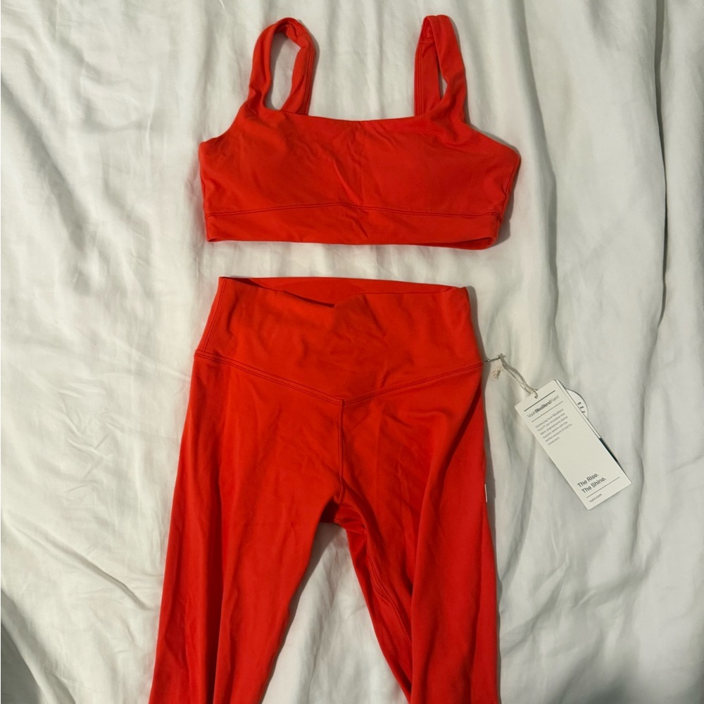Vuori Poppy Blissblend Form Sports Bra and High-Waist Leggings Set - Picture 5 of 6